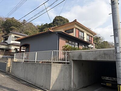 外観：明るい戸建てです。