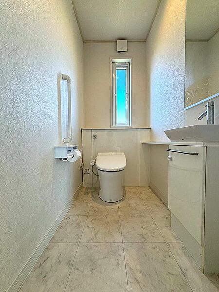 トイレを拡大表示