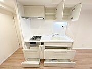 収納が豊富で使いやすいキッチン。