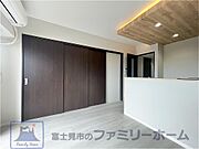 間仕切りを閉じるとそれぞれ独立した空間として利用可