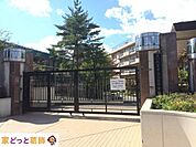 さいたま市立三室中学校 徒歩11分。 830m