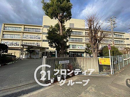宝塚市立南ひばりガ丘中学校 徒歩27分。 2150m