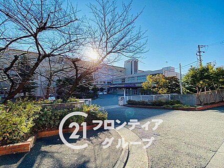 宝塚市立宝塚中学校 徒歩16分。 1230m