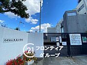尼崎市立大島小学校 徒歩4分。 320m