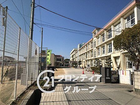 芦屋市立山手小学校 徒歩12分。 940m
