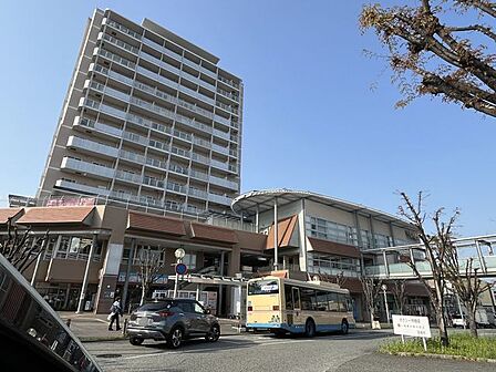 さらら仁川 徒歩8分。 580m