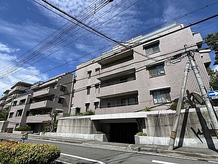 6階建ての3階部分のお部屋です！2沿線ご利用可能で通勤や通学に便利な立地です