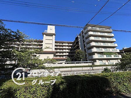 住まい選びは、価格や立地だけでなく、将来の暮らし方まで含めて考えることが大切です。今の段階で気になっていることを、まずスタッフに話してみてください