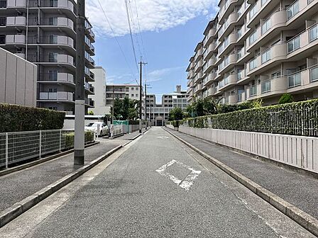 写真だけではわからない採光・広さ・周辺環境の実感は、実際に足を運んでみることが一番です。ご見学はいつでもご予約いただけます