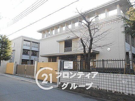 尼崎市立園田東中学校 徒歩11分。 820m