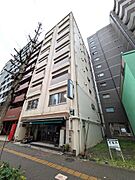 東京メトロ有楽町線「護国寺駅」徒歩約5分！複数路線利用可能でアクセス良好な中古マンション。商業施設・文教施設も至近で住環境◎