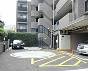 駐車場：19,000円〜25,000円/月（空き状況要確認）