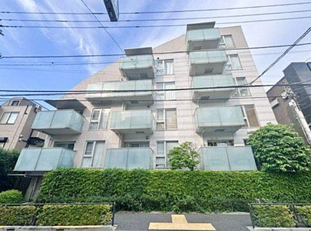 東京メトロ丸の内線「茗荷谷」駅まで徒歩約5分、通勤・通学に便利な立地に佇むマンション。スーパーなど商業施設も充実で住環境◎