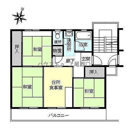 3DKの46.78m2となっております。根貝戸団地12号棟人気の1階部分駅まで一直線の徒歩約17分となっております。生活環境良好、小中学校徒歩圏内!