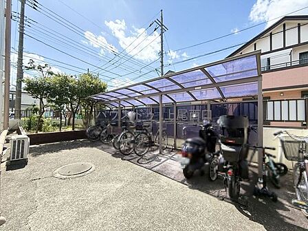 敷地内駐輪場兼バイク置場