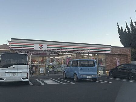 セブンイレブン上尾西門前店 380m