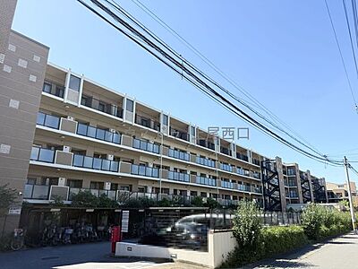 外観：総戸数129戸の大規模マンション平成15年7月築土地面積：5067.88m2（公簿）専有面積：67.89m2（公簿）
