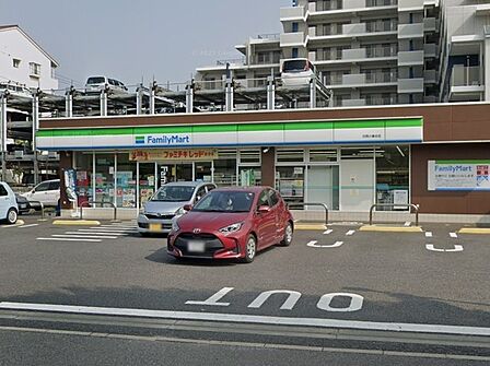 ファミリーマート印西小倉台店(350m)