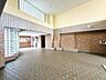 エントランス：総戸数117の大規模マンション「ライオンズマンション明石田町」　広々としたエントランス
