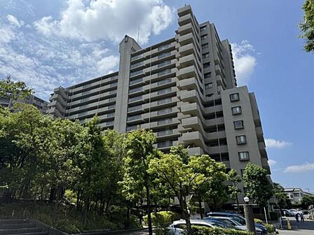 総戸数156戸の大規模マンションです