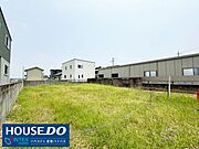 【広がる可能性！自由な設計を楽しめる更地】建物がない更地なので、一から自由に設計できるのが最大の魅力！理想の間取りやデザインを追求して、あなただけの特別な家を建てられますよ♪