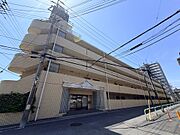 周辺には建物を遮る高層建築物もなく、心地よい風が通り抜けます。