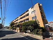 閑静な住宅街に佇む、落ち着いた住環境が魅力の住まいです