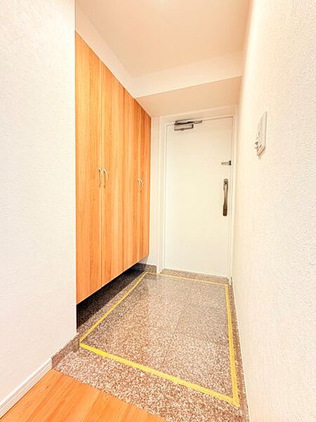 玄関を拡大表示