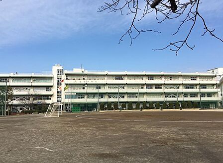 戸田市立笹目中学校（302m）