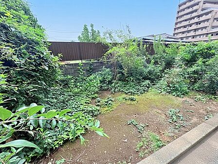 ガーデニングや家庭菜園が楽しめるお庭付