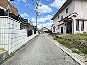 住人以外の車の進入も少なく、小さなお子様を持つご家庭にも安心です。