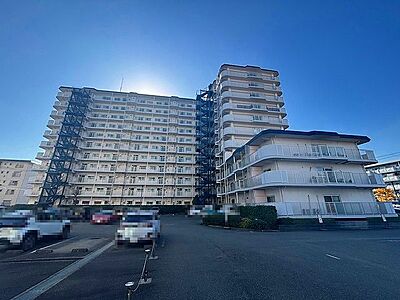 外観：１１階建最上階部分の３方角部屋です。大阪湾から六甲山まで見渡せる眺望が魅力です。