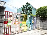 わかくさ幼稚園　3才、4才、5才の異年齢の子どもたちが集団遊びを展開し、子ども同士が刺激し合い、協調しながら成長していく教育で、楽しい保育を目指しています。 1120m