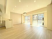 ・ウシヒロ八熊店まで徒歩8分(約570m)・ツルハドラッグ　尾頭橋店まで徒歩2分(約130m)