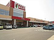 フィール富田店　お野菜からお菓子、お惣菜までしっかり揃っています。混み合うのが苦手な方は14時台がねらい目！　【営業時間】10