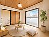 洋室：バルコニーへ出入りのすることが出来るお部屋です。お部屋の中には南向きの窓から暖かな光と風が入り込む素敵な空間になります。※実際の写真に家具や調度品をCG合成したものです。