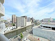仕事中の気分転換のスペースとして活用できそうです。人を感知するセンサー付きの照明の設置を検討してもいいでしょう。