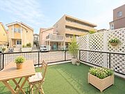 夏場はビニールプール、冬場は天体観測など家族との思い出がたくさんつくれる空間です◎