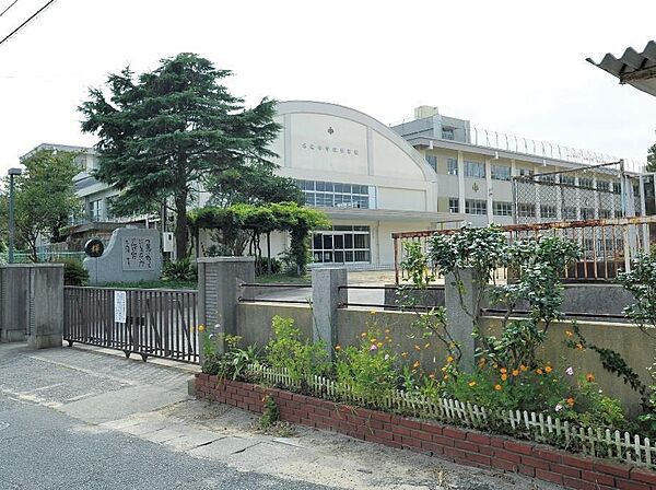 画像23:下関市立名陵中学校(745m)