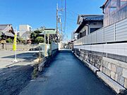 前面道路は交通量が少ない閑静な住宅地なのでお子様の通学なども安心です♪