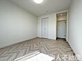 落ち着いた色調...