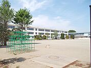 石岡市立府中小学校（480m）