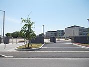 石岡市立東小学校（898m）