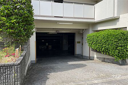 駐車場の出入り口