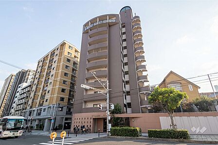 シャルマンフジ四天王寺夕陽丘グランデュースの外観(北西側から)