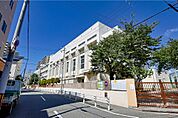 八阪中学校[公立]の外観