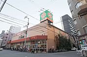 ライフ(大国町店)の外観
