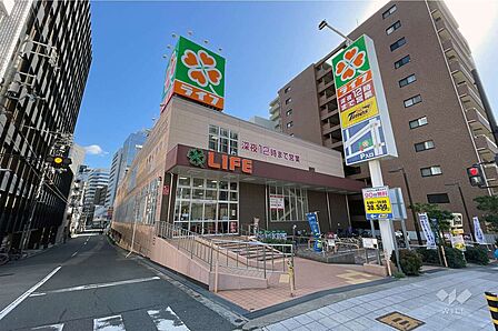 ライフ(土佐堀店)の外観