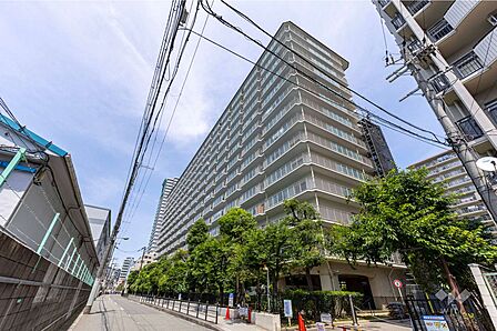 ローレルハイツ北天満2号棟の外観(南東側から)