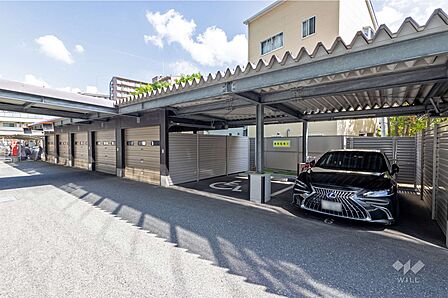 敷地内駐車場(屋外平面式/屋根付き)